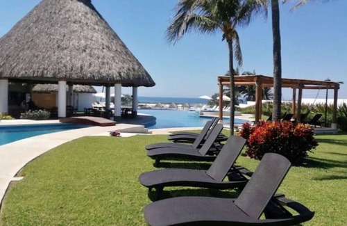 Boulevard Barra Vieja Apartment | Deluxe & spacious apt w/beach club & big pool