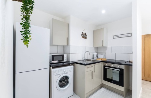 Portsmouth Apartment | Deluxe-Studio-En suite-City Centre location