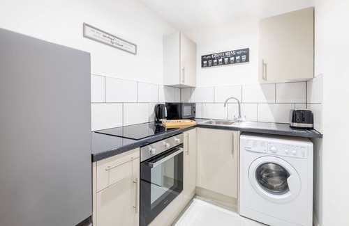 Portsmouth Apartment | Deluxe-Studio-En suite-City Centre location