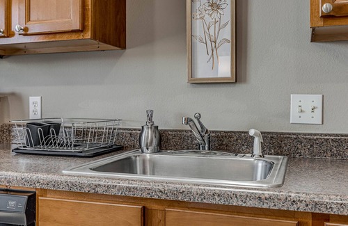 Bartlesville Apartment | Deluxe Studio in Historic Downtown Building!