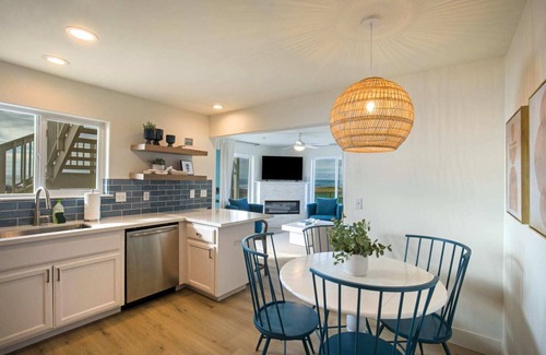 Shelter Cove House | Deluxe Suite | Full Kitchen | Jacuzzi | Rm 7