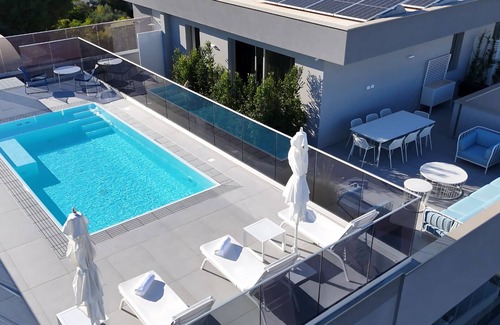 Municipio 2 House | Deluxe Suite with heated pool in the heart of Bari