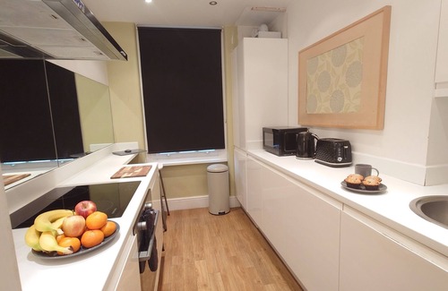 Cathedrals Apartment | Deluxe Tower Bridge Apartments
