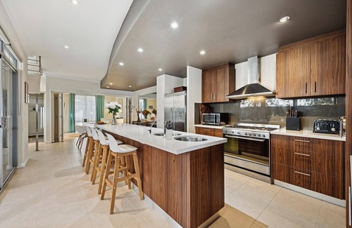 West Leederville House | Deluxe townhouse living in West Leederville close to Perth, trains, beaches
