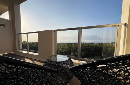 Okinawa Hotel | Deluxe Twin | Ryukyu Retreat Deluxe Twin Room R/Nanjo Okinawa