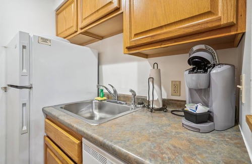 West Bridgewater Hotel | Deluxe Two Bedroom Suite on the 2nd floor with outdoor heated pool 20910