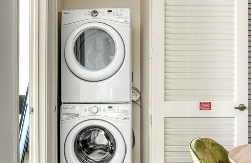 Uptown Apartment | Deluxe Upper Downtown 2BR w/ Gym & Pool near 16th St Mall, by Blueground