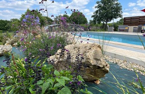 Azerat Bed & Breakfast | Demeure du Vallon - Chambres d'Hôtes de Charme