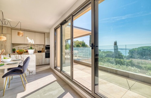 Guerrevieille Apartment | Demeures Kokio 100 m. from sandy beach, Grimaud, France