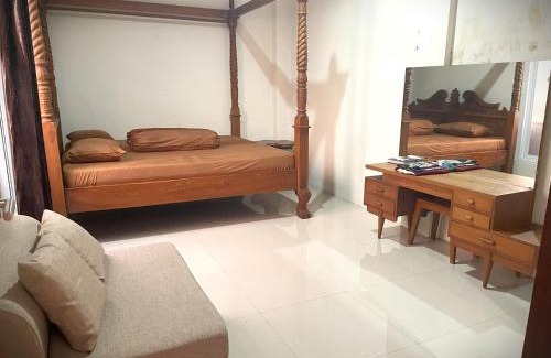 Wirobrajan House | deMulya Guesthouse FREE Motorbike & Bicycle