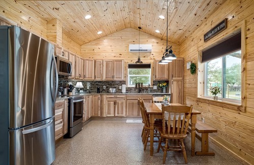 Rockport House | .Dena`ina Cottage - 2 Bed 2 Bath Pet Friendly