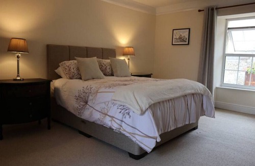 Haverfordwest House | Denant House · Peaceful Spacious House with Woodland & Log Fire