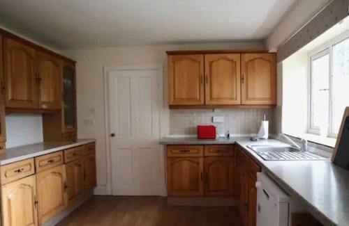 Haverfordwest House | Denant House · Peaceful Spacious House with Woodland & Log Fire