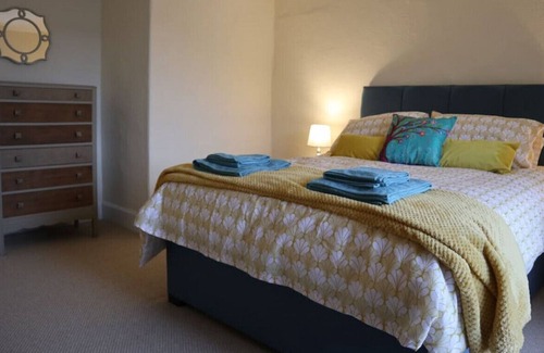 Haverfordwest House | Denant House · Peaceful Spacious House with Woodland & Log Fire