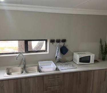 Blue Crane Route Apartment | Dennegeur Guesthouse