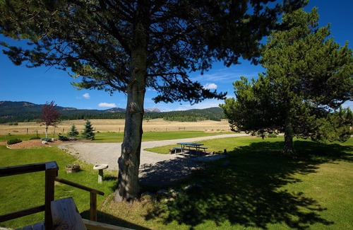 West Yellowstone Cabin | Denny Creek Cabin . Montana Hideaway