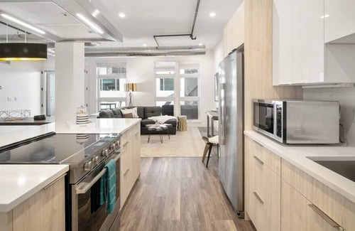 River North Art District Condo | Denver's BEST Airbnb★Luxury Urban Cowboy Loft★Huge Patio w/ Skyline Views★RiNo A