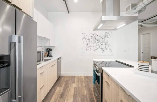 River North Art District Condo | Denver's BEST Airbnb★Luxury Urban Cowboy Loft★Huge Patio w/ Skyline Views★RiNo A