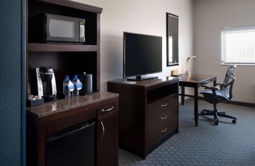 Glendale House | Denver shopping and sights are in easy reach!