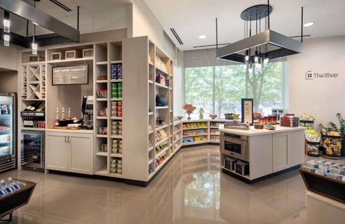 Glendale House | Denver shopping and sights are in easy reach!