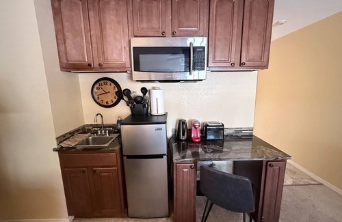 Englewood Condo | Denver Tech Center - Free Parking - Fast WiFi!
