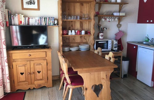 Notre-Dame-de-Bellecombe Apartment | Departure Skis on the feet, south facing terrace, breathtaking panorama !