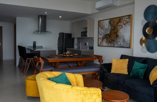 Mexican Riviera Apartment | Departamento a pie de Malecon