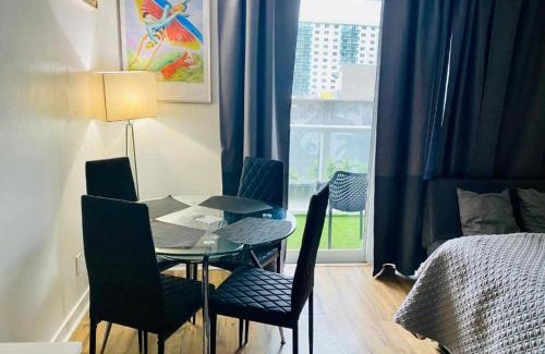 Sunny Isles Beach Apartment | Departamento sobre la Playa con vista a la Collins Ave