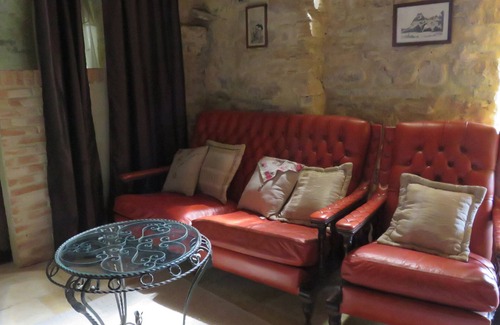 Lagorce Apartment | depontet-fronzele oil mill: gite "le laurier