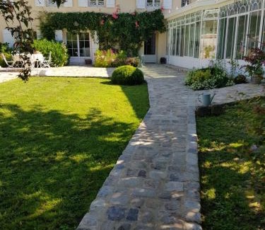 Bleury-Saint-Symphorien Bed & Breakfast | Depuis la verrière