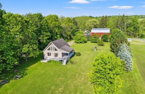 Newfield House | Der Bauernhof: Spacious & Charming Home on Historic Farm in Nature Setting