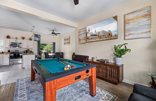 Shelby Park House | Derby - Bourbon Trail 4BR Pool Table Villa