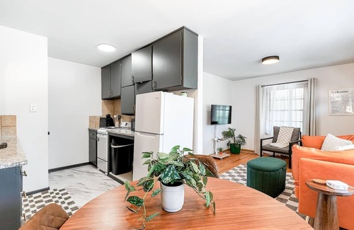 Derby Apartment | Derby Den- K-Close to Park!