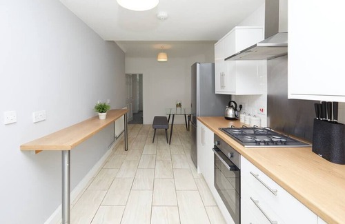 Derby House | Derby House 2 Bed - Rolls Royce & Bombardier