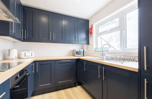 Londonderry Apartment | Derry City, Northern Ireland - City Rooms (Room 2)