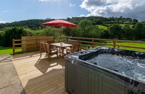 Brecon House | Derwen Las - Three Bedroom House, Sleeps 6