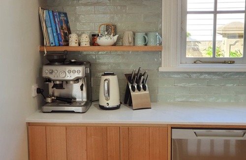 Lindisfarne House | Derwent River Villa - the ultimate beach hotel, Hobart