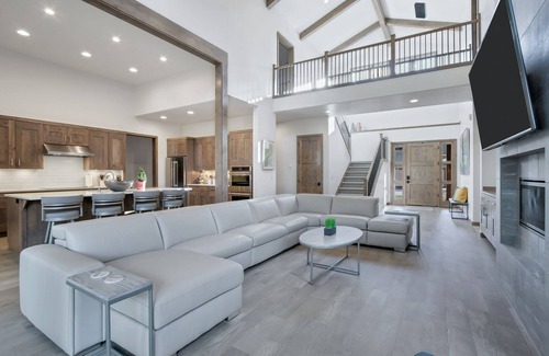 Bend House | Deschutes Executive Retreat - 6BR Luxury Rental