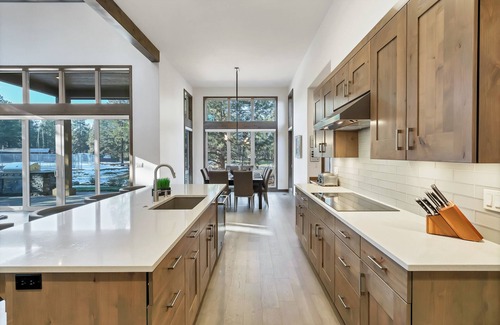 Bend House | Deschutes Executive Retreat - 6BR Luxury Rental