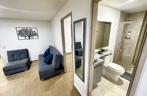 Guayabal Apartment | Descubre Medellín: Apartamento Céntrico y Equipado