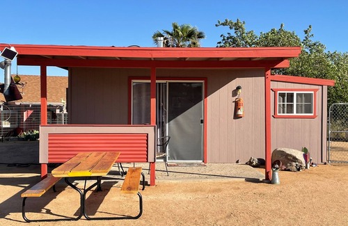 Yucca Valley Cabin | Desert Cabin near Joshua Tree National Park and Sand to Snow Monument