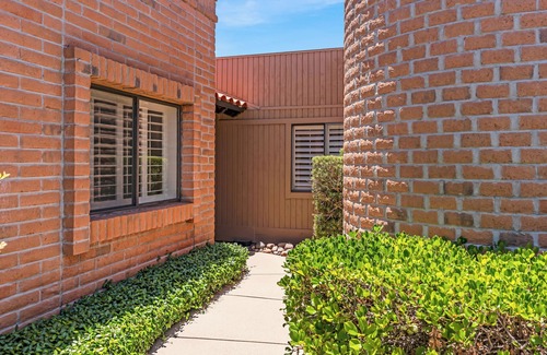 Green Valley Condo | Desert Dream with superb mountain views from the patio!