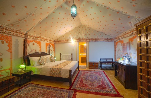 Sam Hotel | Desert Drop