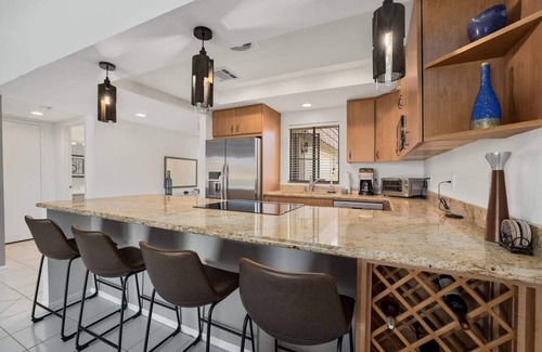 Palm Desert Condo | Desert Escape Condo | Golf, Pool & Tennis Amenities | Upgraded Kitchen | Mountain Views