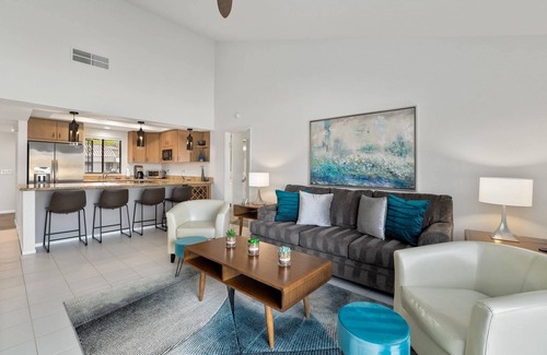 Palm Desert Condo | Desert Escape Condo | Golf, Pool & Tennis Amenities | Upgraded Kitchen | Mountain Views
