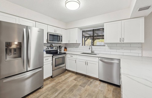 Cave Creek House | Desert Escape for Families & Friends – 3BR with Games, Hot Tub & Outdoor Dining