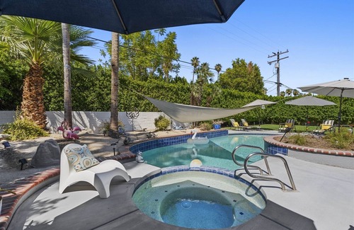 Tahquitz River Estates House | Desert Flamingo House