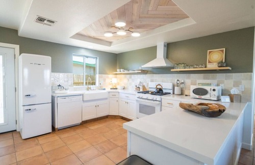 Twentynine Palms House | Desert Hideaway w/Chef's Kitchen near Joshua Tree