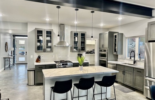 Moab South Valley House | Desert Horizon Retreat: 4 Bedroom Luxury Villa - Pool, Hot Tub & Panoramic Views