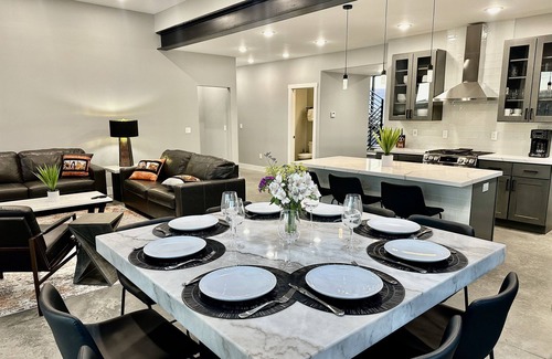 Moab South Valley House | Desert Horizon Retreat: 4 Bedroom Luxury Villa - Pool, Hot Tub & Panoramic Views